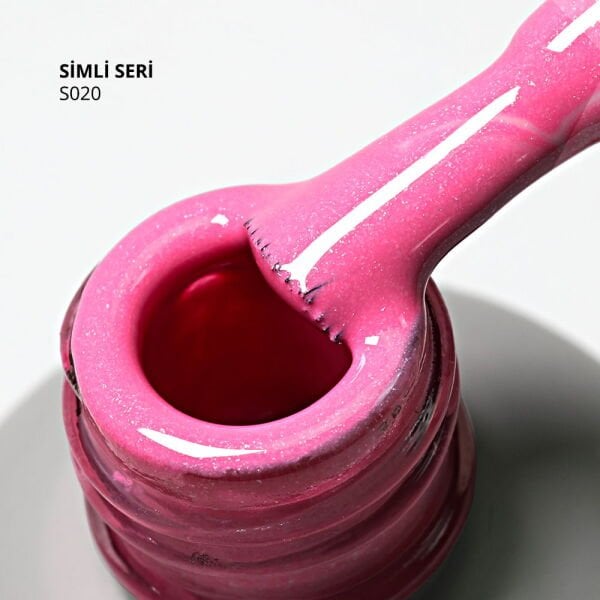 Momo Professional Simli Seri Kalıcı Oje S020 Hafif Işıltılı Şeker Pembesi (14ml)