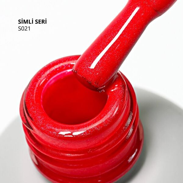 Momo Professional Simli Seri Kalıcı Oje S021 Hafif Işıltılı Açık Kırmızı (14ml)