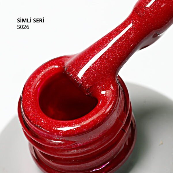 Momo Professional Simli Seri Kalıcı Oje S026 Işıltılı Bordo Kırmızı (14ml)
