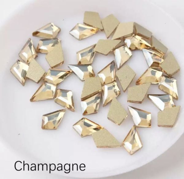 Taş Eşkenar Dörtgen Eğimli Champagne 5.5*8.5mm 2 Adet