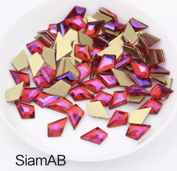 Taş Eşkenar Dörtgen Eğimli Siam AB 4*6.5mm 2 Adet