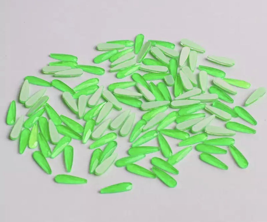 Taş Damla Neon Yeşil 3*10mm 2 Adet
