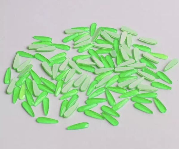 Taş Damla Neon Yeşil 3*10mm 2 Adet