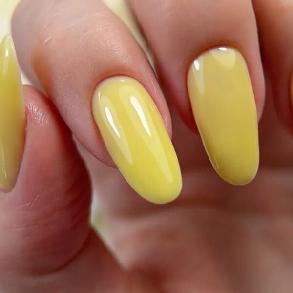 Momo Professional Limited Edition, Butter Yellow, French Cover Rubber Base Coat, 10 ml