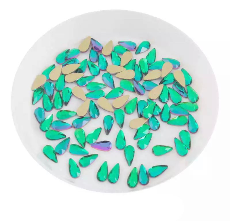 Taş Damla Green Flame 3*6mm 4 Adet