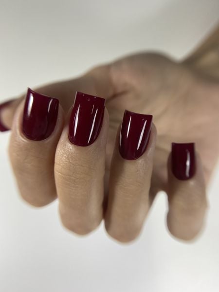 Iva Nails Red Queen Kalıcı Oje RQ-7 (8ml)
