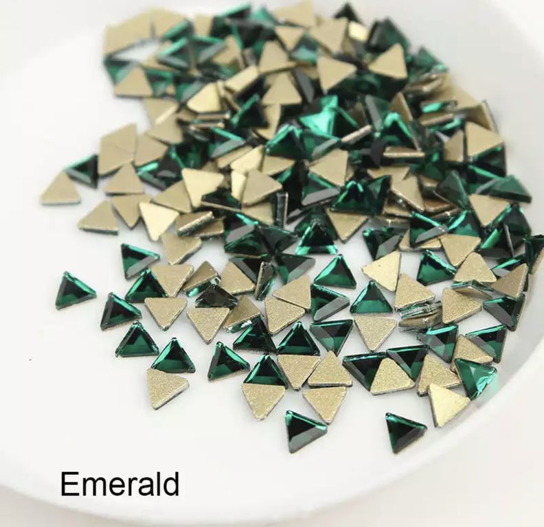 Taş Üçgen Emerald 3mm 4 Adet