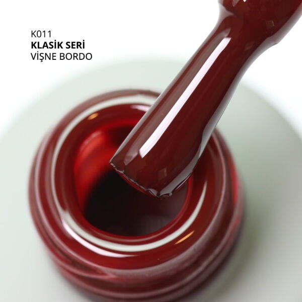 Momo Professional Klasik Seri Kalıcı Oje K011 Vişne Bordo (14ml)