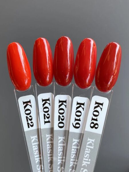 Momo Professional Klasik Seri Kalıcı Oje K018 Yarı Şeffaf Koyu Kırmızı (14ml)