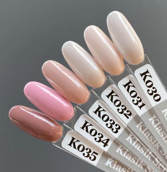 Momo Professional Klasik Seri Kalıcı Oje K033 Pembe Bej (14ml)