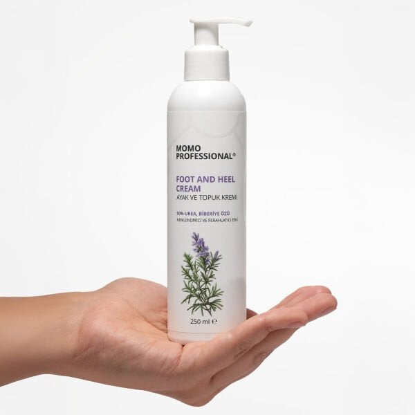 Momo Professional Ayak ve Topuk Kremi %10 Üreli, Biberiye Özlü, Yoğun Nemlendirici Bakım Kremi, 250 ml