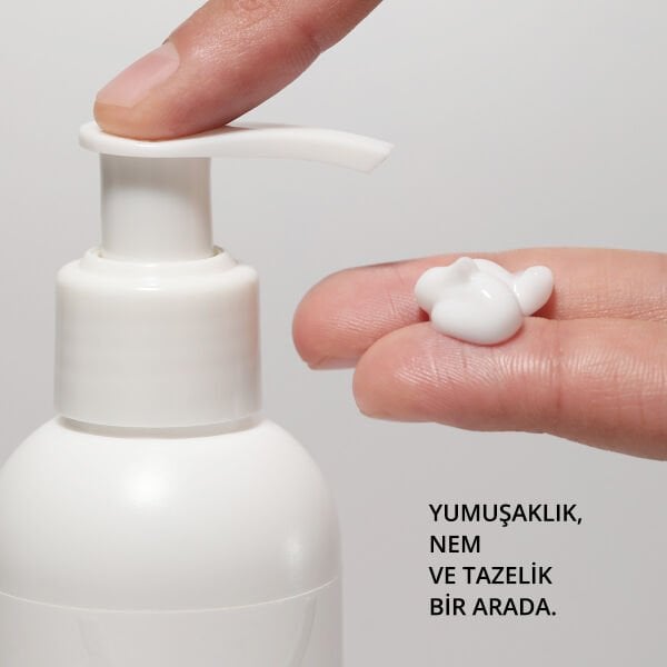 Momo Professional Ayak ve Topuk Kremi %10 Üreli, Biberiye Özlü, Yoğun Nemlendirici Bakım Kremi, 250 ml