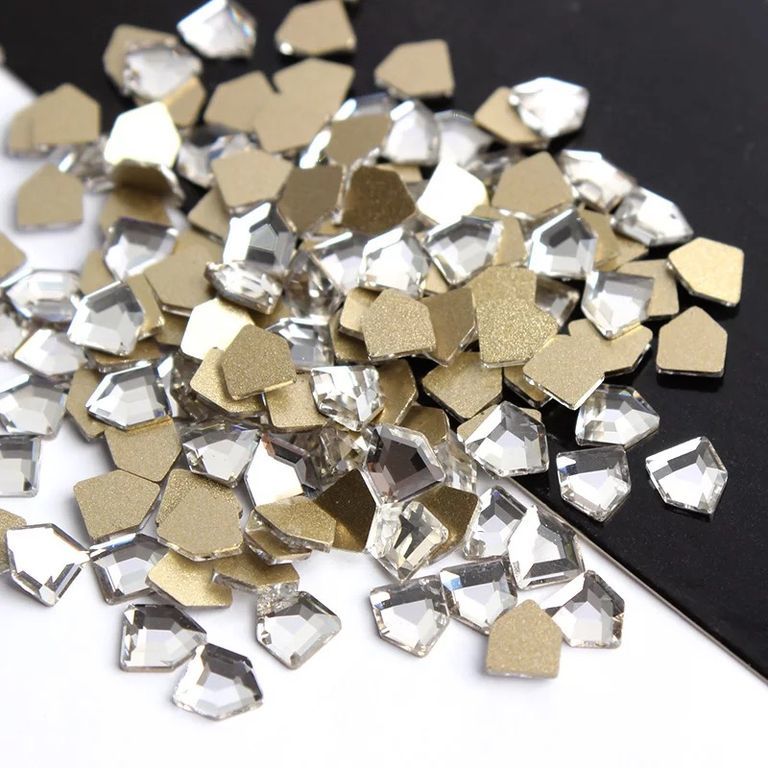 Taş Beşgen Crystal 4*5mm 2 Adet