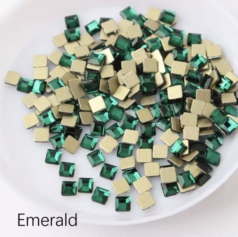 Taş Kare Emerald 3mm 4 Adet