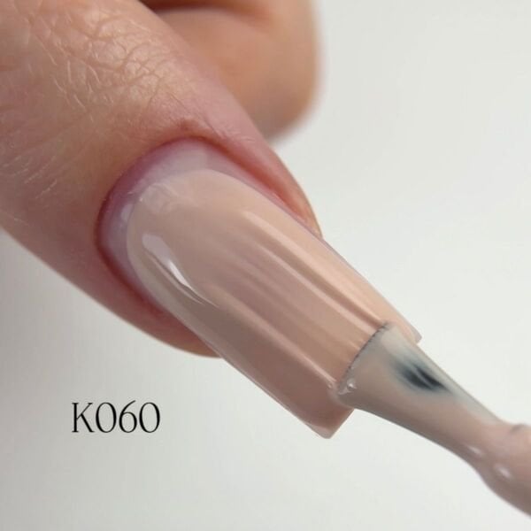 Momo Professional Klasik Seri Kalıcı Oje K060 Klasik Nude (14ml)